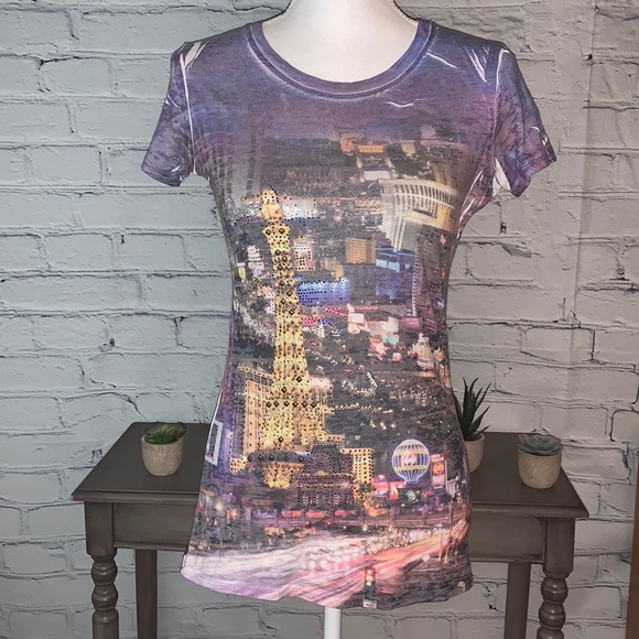 Diadora Tops - 💜 HELLO VEGAS! Beautiful embellished Las Vegas strip t-shirt. Size L